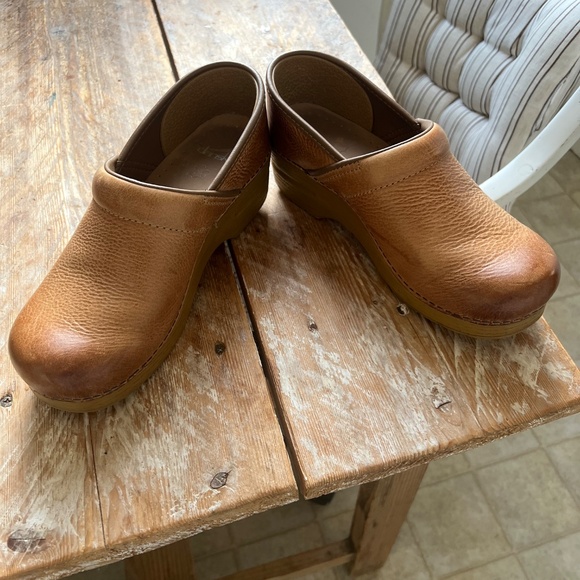 Women’s Dansko clogs size 38 - Picture 4 of 11